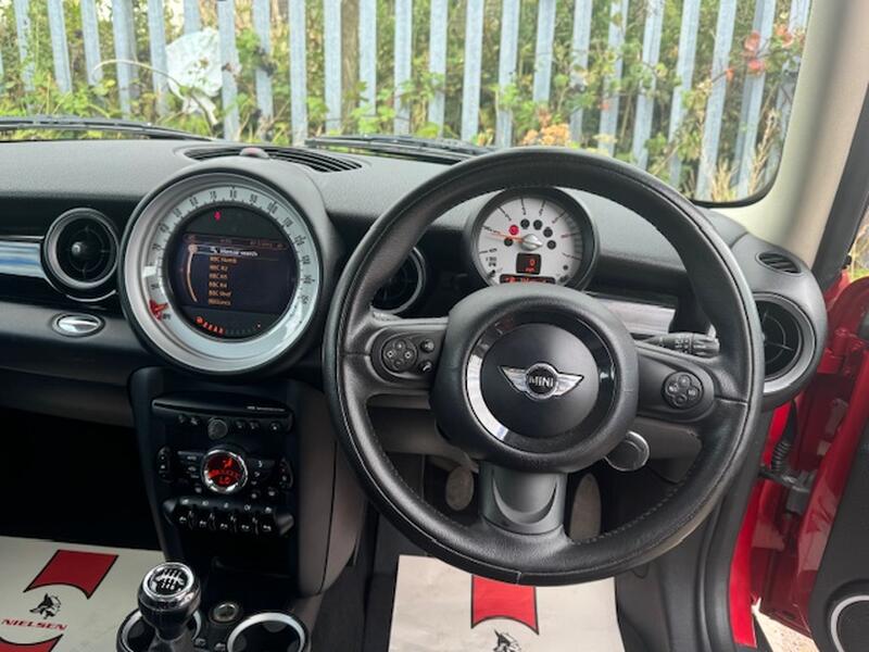 MINI HATCH