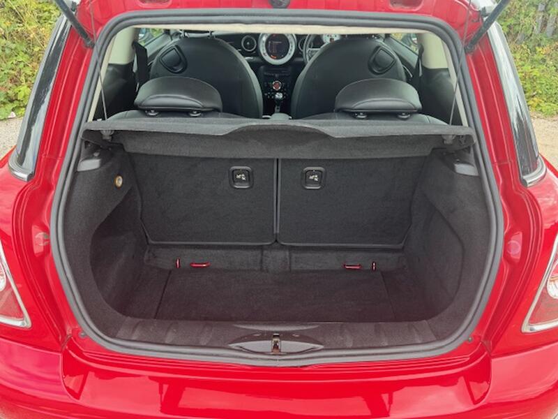 MINI HATCH