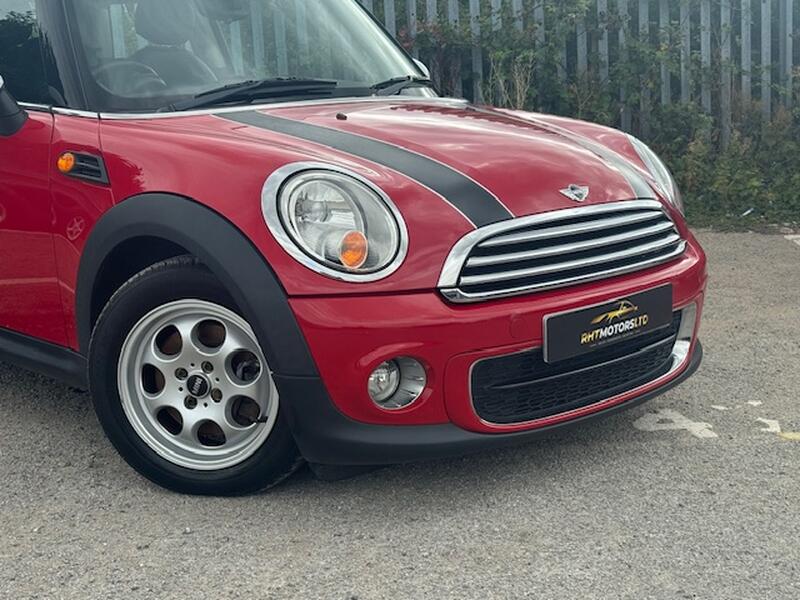 MINI HATCH