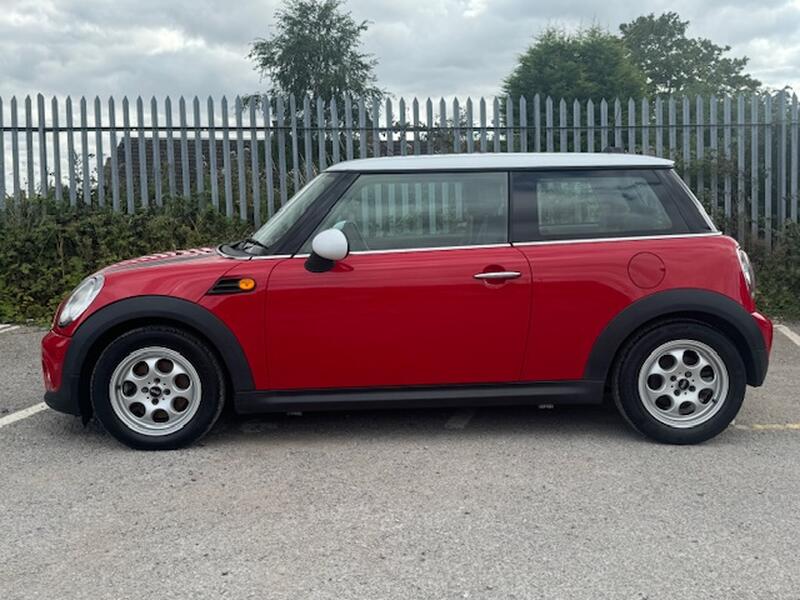 MINI HATCH