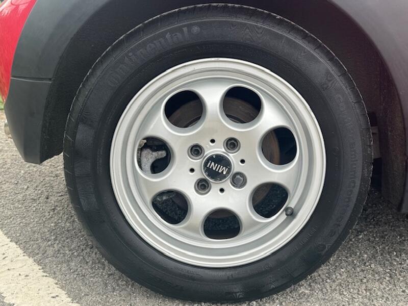 MINI HATCH