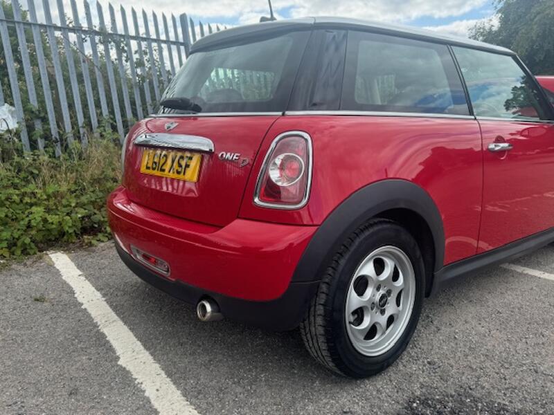 MINI HATCH