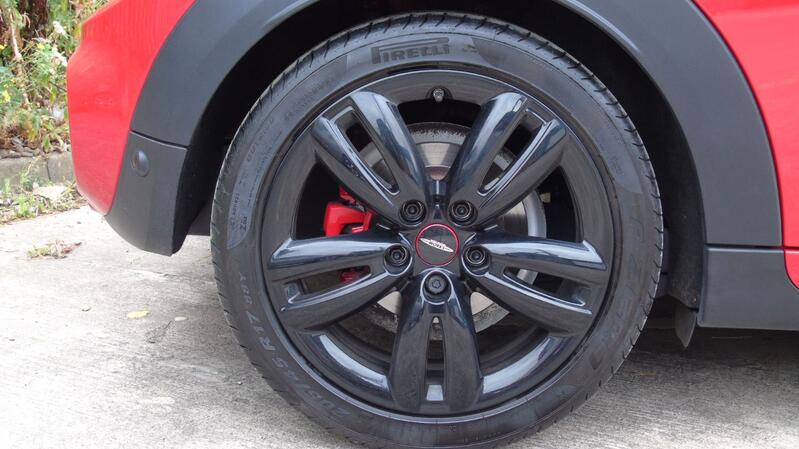MINI HATCH