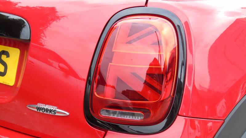 MINI HATCH