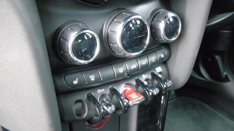 MINI HATCH