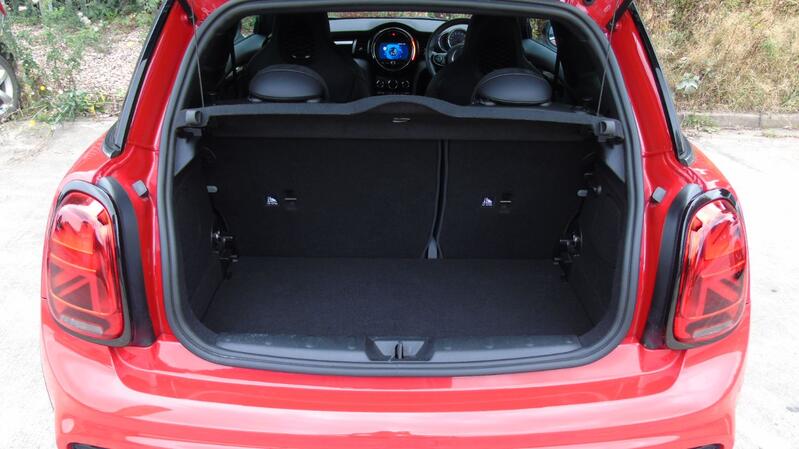 MINI HATCH