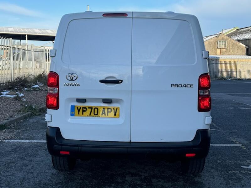 TOYOTA PROACE
