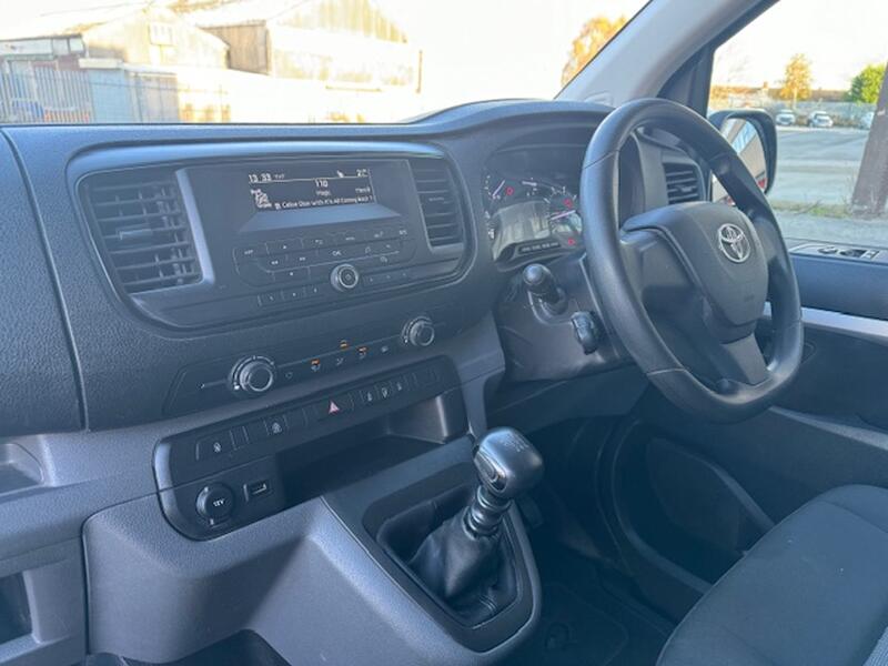 TOYOTA PROACE