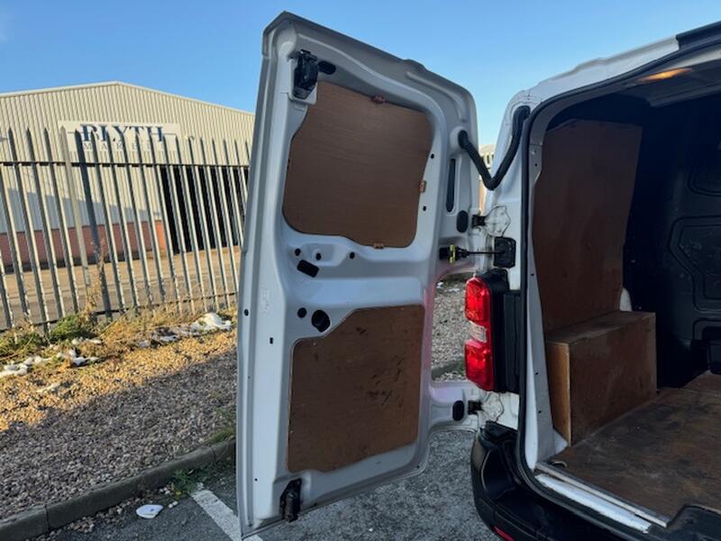 TOYOTA PROACE