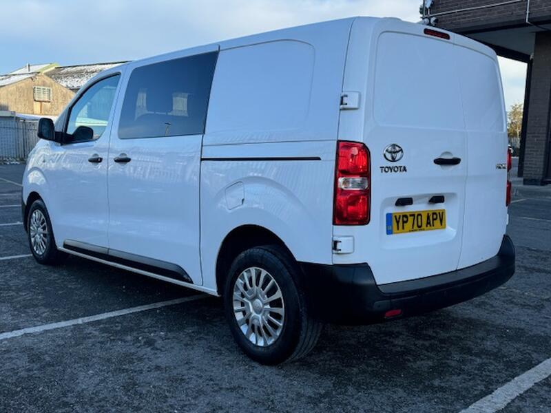 TOYOTA PROACE