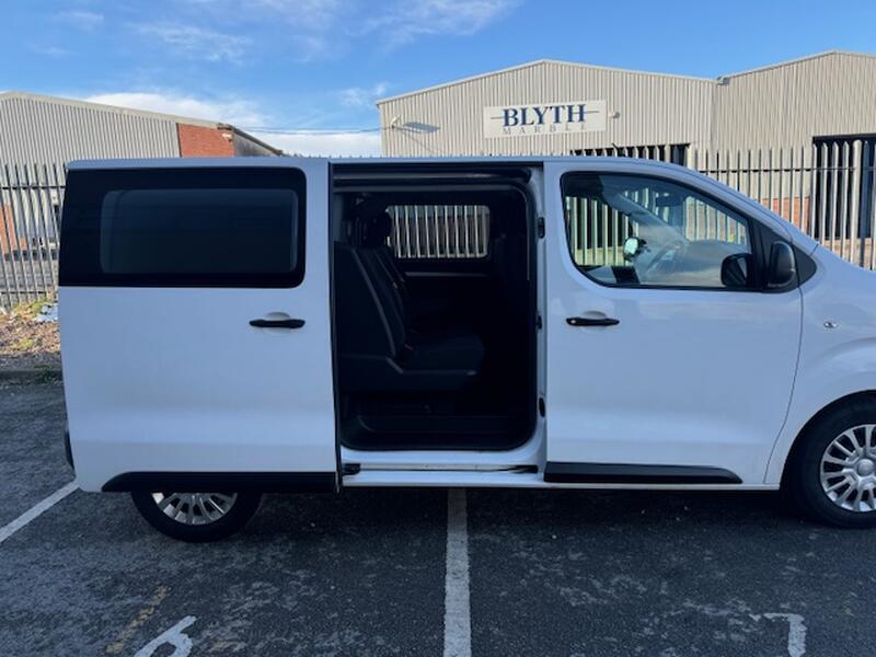 TOYOTA PROACE
