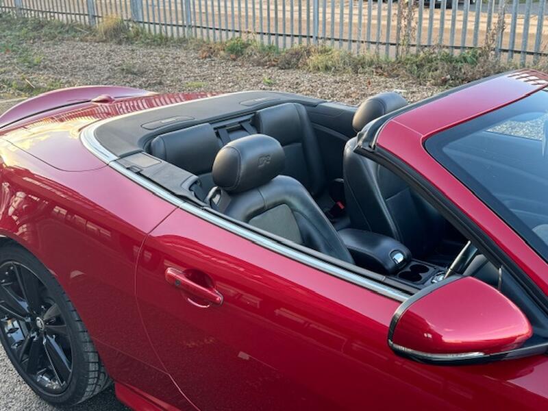 JAGUAR XKR