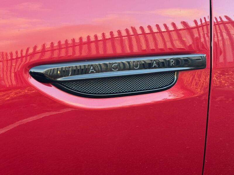 JAGUAR XKR