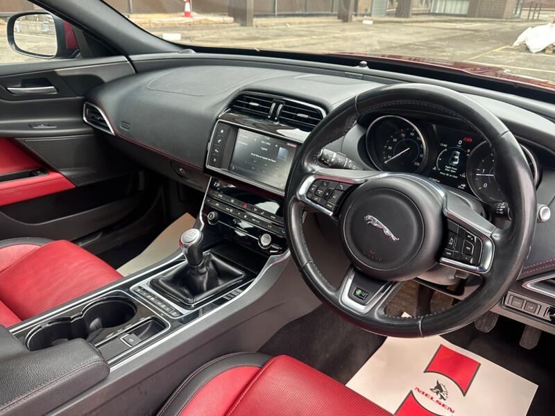 JAGUAR XE