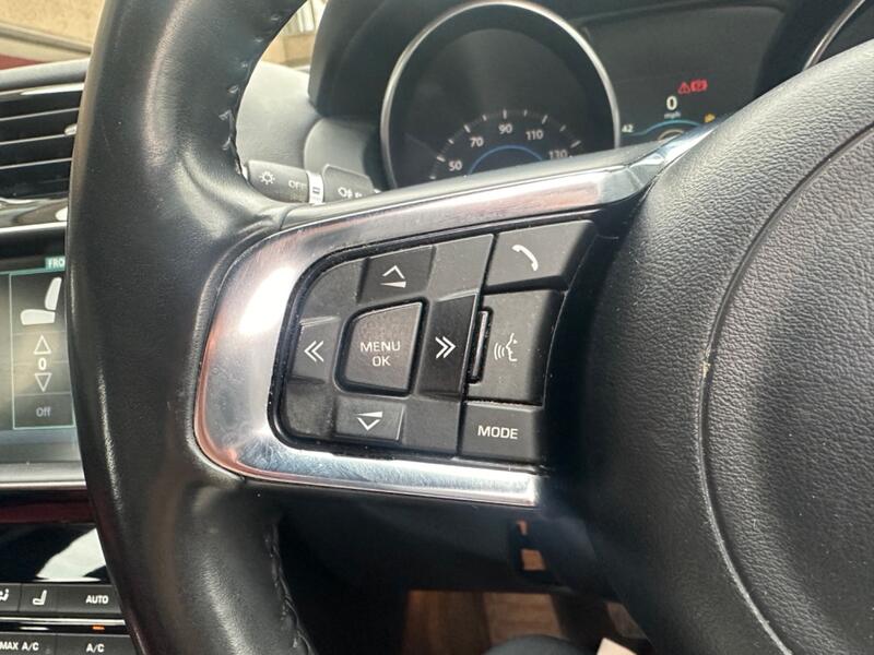 JAGUAR XE