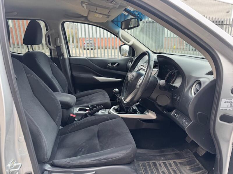 NISSAN NAVARA