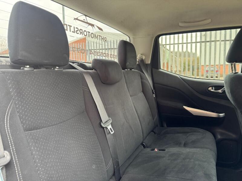 NISSAN NAVARA
