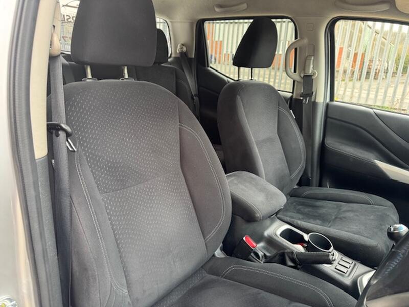 NISSAN NAVARA