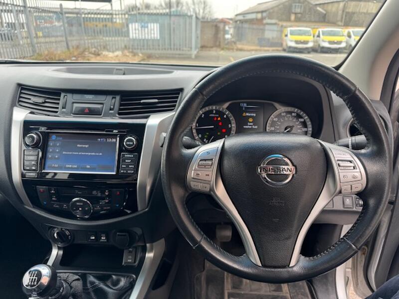 NISSAN NAVARA