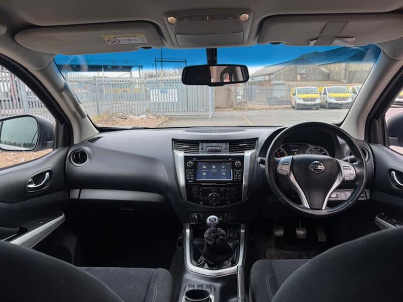 NISSAN NAVARA